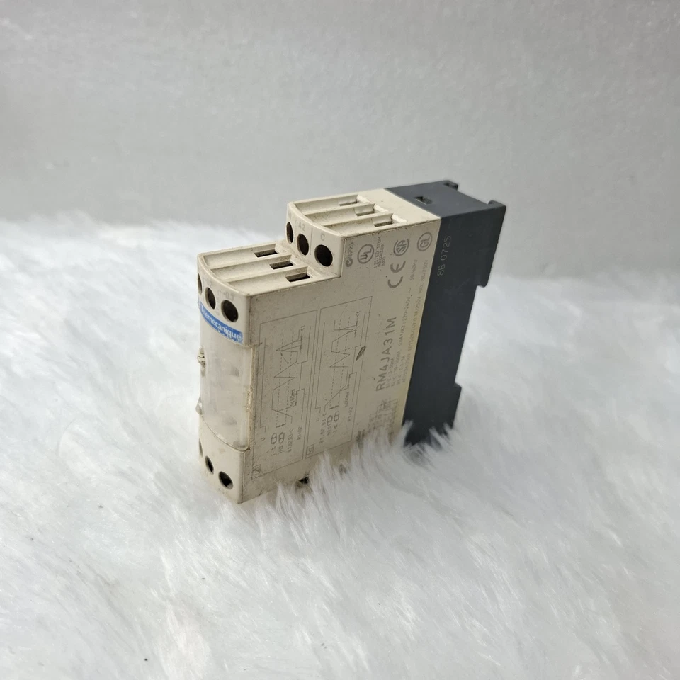 Schneider Electric Telemecanique RM4JA31M Current Control Relay 220-240V Ac